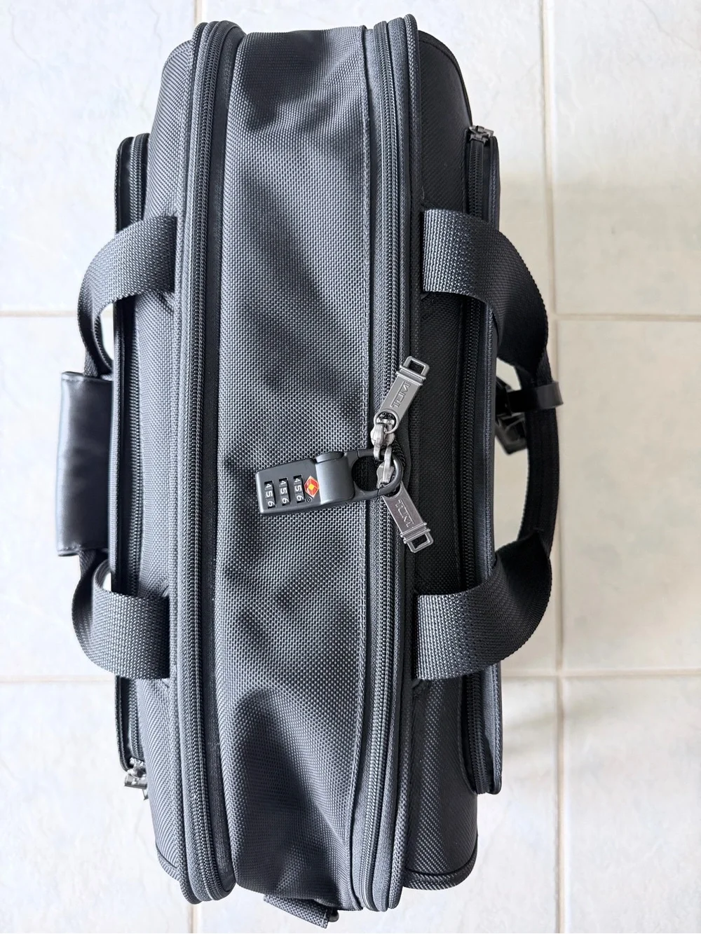 TUMI Alpha 2 T-Pass Expandable Organizer Laptop Briefcase 26145D2 Black Ballisti